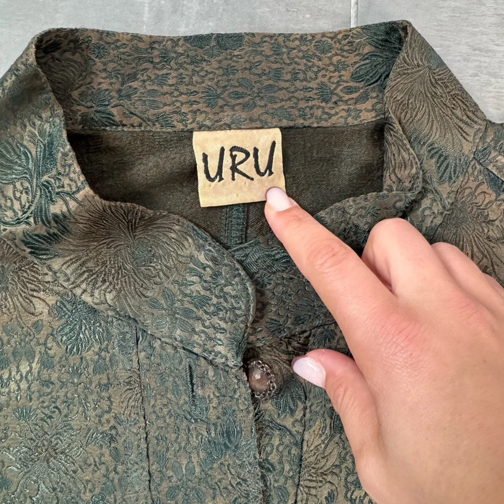 Uru Elegant Floral Jacket - Picture 3 of 3